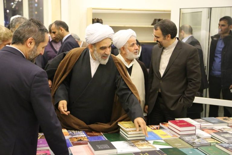 نمایش آثار بنیاد در حاشیه مراسم افتتاح ساختمان مرکز اسلامی مسکو