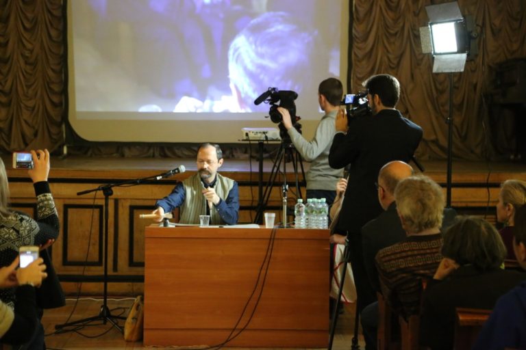 سخنرانی با موضوع «تاریخچه خطاطی اسلامی و مروری بر خوشنویسی معاصر ایران» در کتابخانه دولتی مسکو برگزار گردید