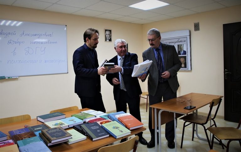 حضور بنیاد ابن سینا در نمایشگاه کتاب ماخاچ قلعه ـ جمهوری داغستان ـ 2021