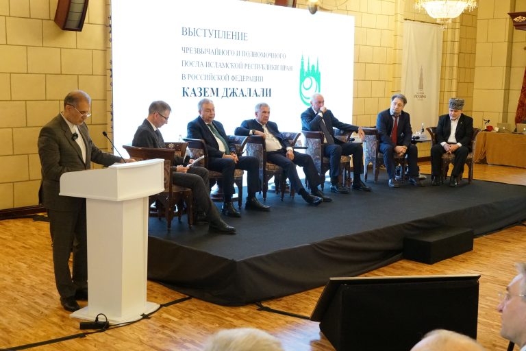 با همکاری بنیاد ابن سینا کنفرانس «گرامیداشت نهصد و پنجاهمین سالگرد تأسیس مدرسه نظامیه داغستان» برگزار شد